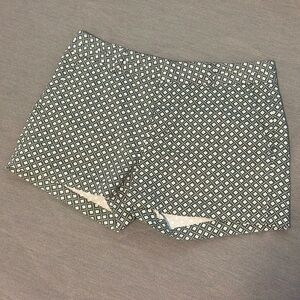Women's GAP khakis Green and White Patterned Shorts